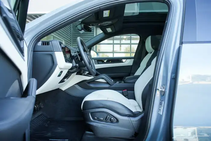 Porsche Cayenne Coupe 2026 جديد اصفار فل كامل 8