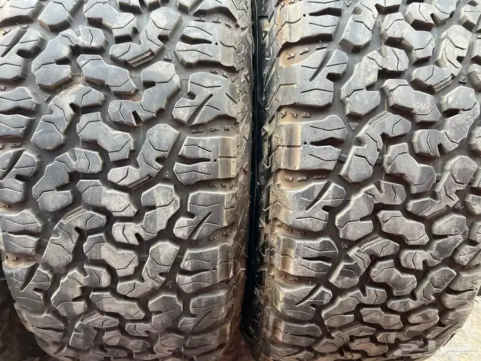 جنوط ميثود 6 مسمار مع كفرات ودواي نص حجري مقاس 285 70 17 10
