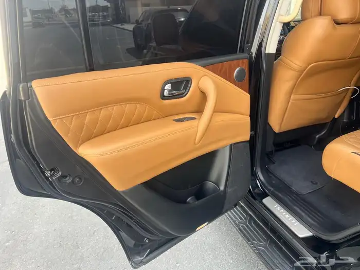 انفينتي QX80 فل كامل لوحة اماراتية 2019 17