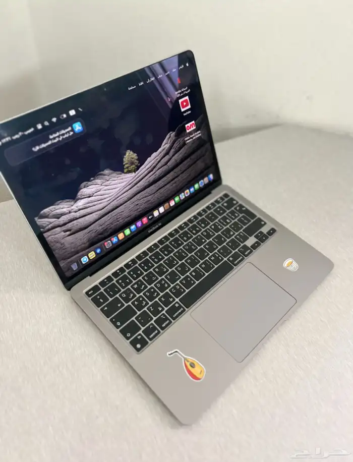ماك بوك اير 2020 بمعالج m1 مساحه 256 2