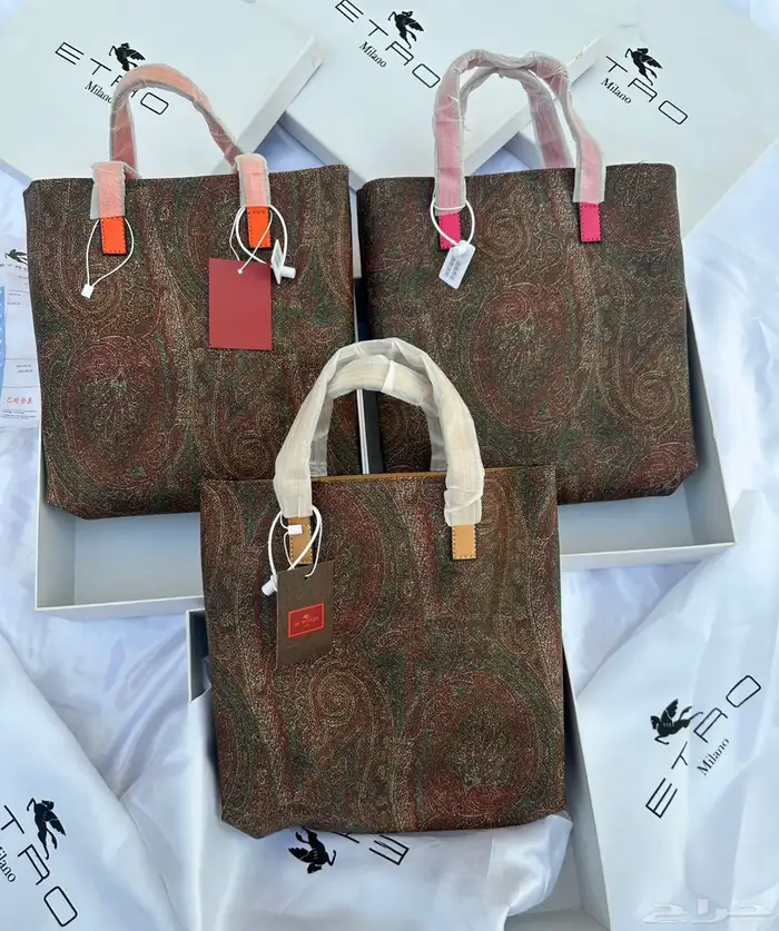 شنط ماركات العرض شنطين ب180  والنشطه ب115 فقط 77