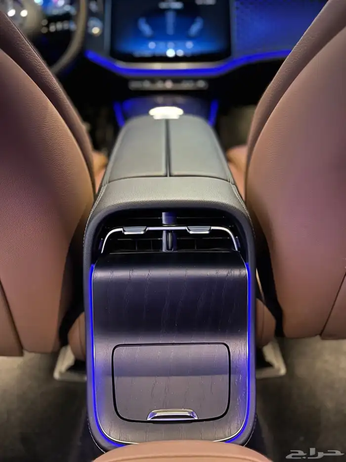 مرسيدس E300L لارج 2024 قمة النظافة مالك اول بحالة الوكالة 36