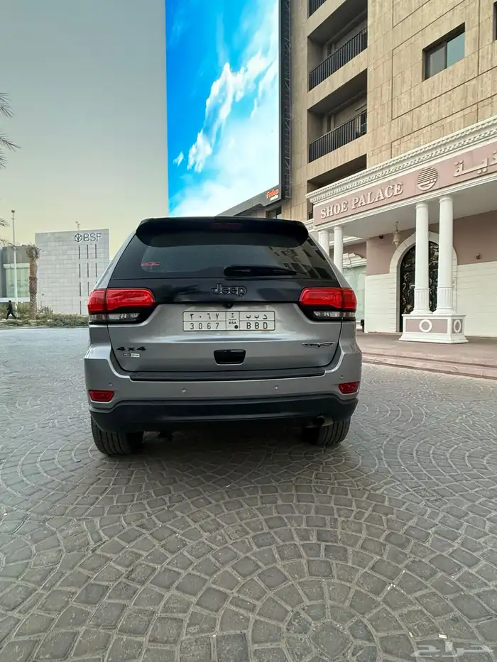 جيب قراند شيريوكي لاريدر 5