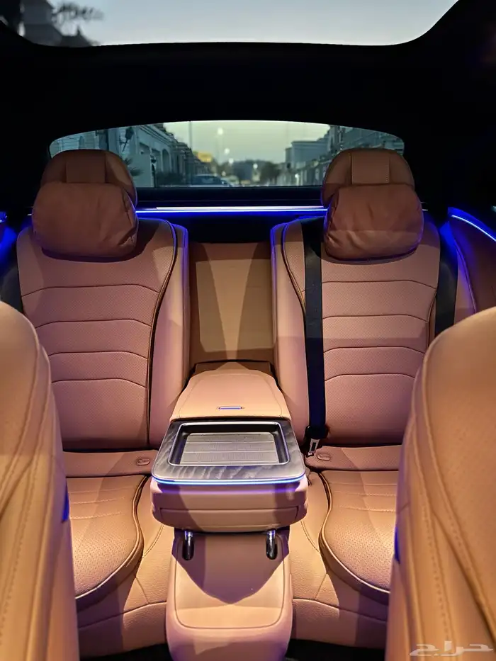 مرسيدس E300L لارج 2024 قمة النظافة مالك اول بحالة الوكالة 52