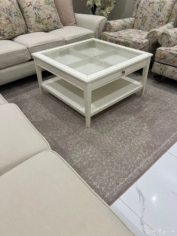 كنب اشلي. امريكي. 1