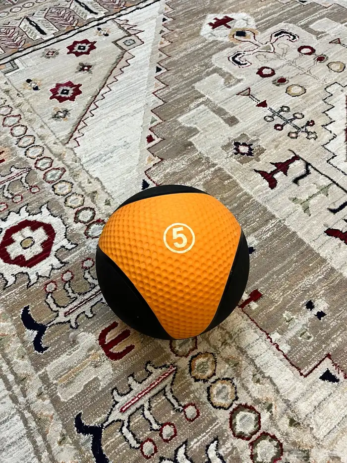 مستلزمات رياضيه للبيع 2