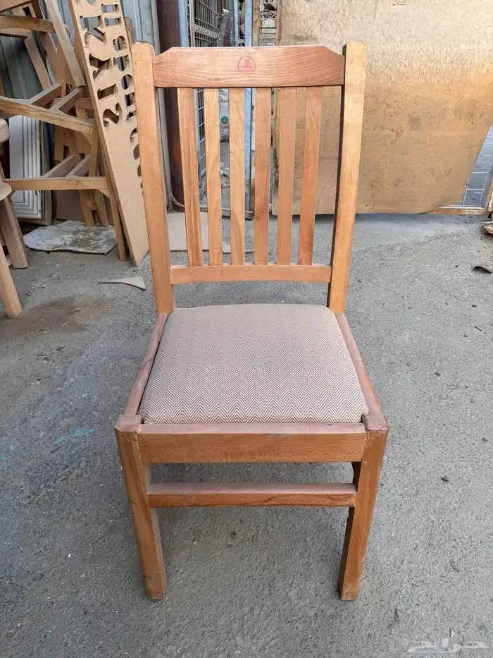 كراسي جديده للبيع تصلح للمطاعم او للسفرة 0