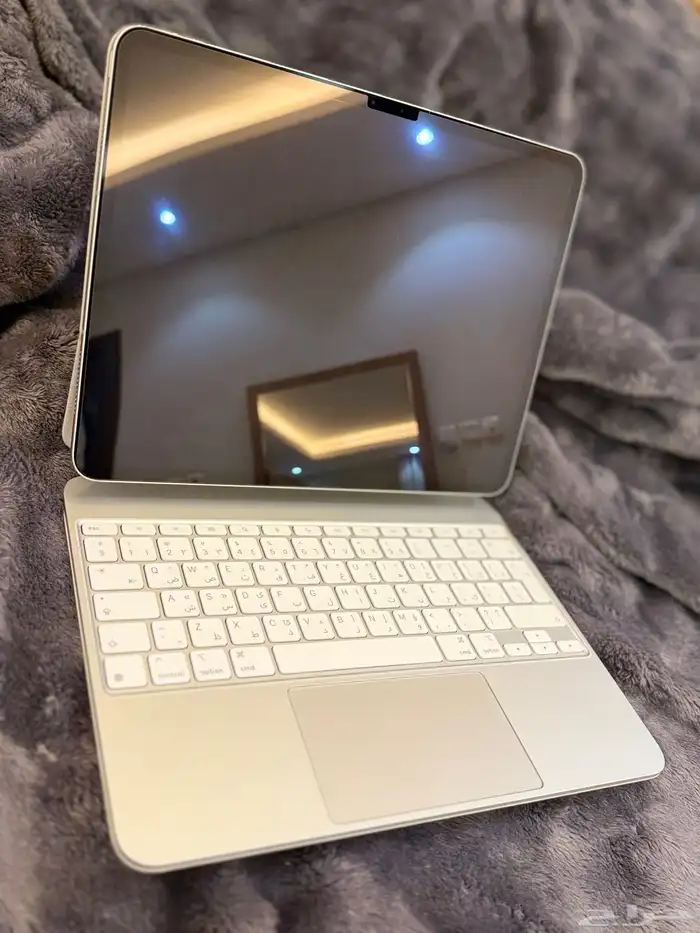 ايباد M4 512g شريحه 13 إنش 2