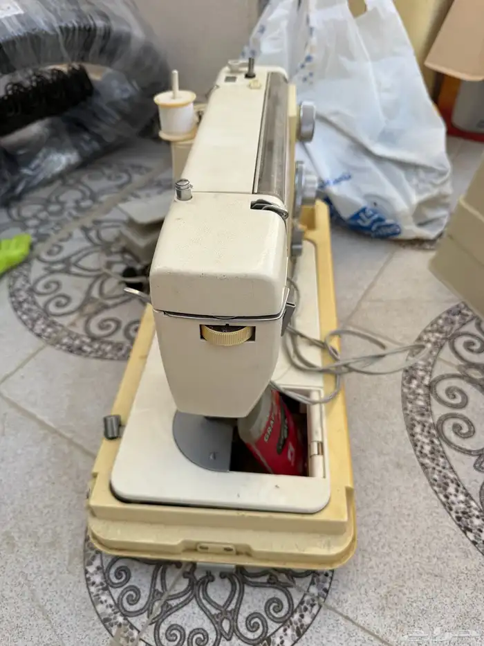 مكينة خياطة قديمه 2