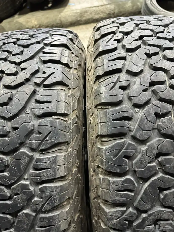 جنوط كي ام سي 6 مسمار فرد f150 مع كفرات نص حجري مقاس17 12