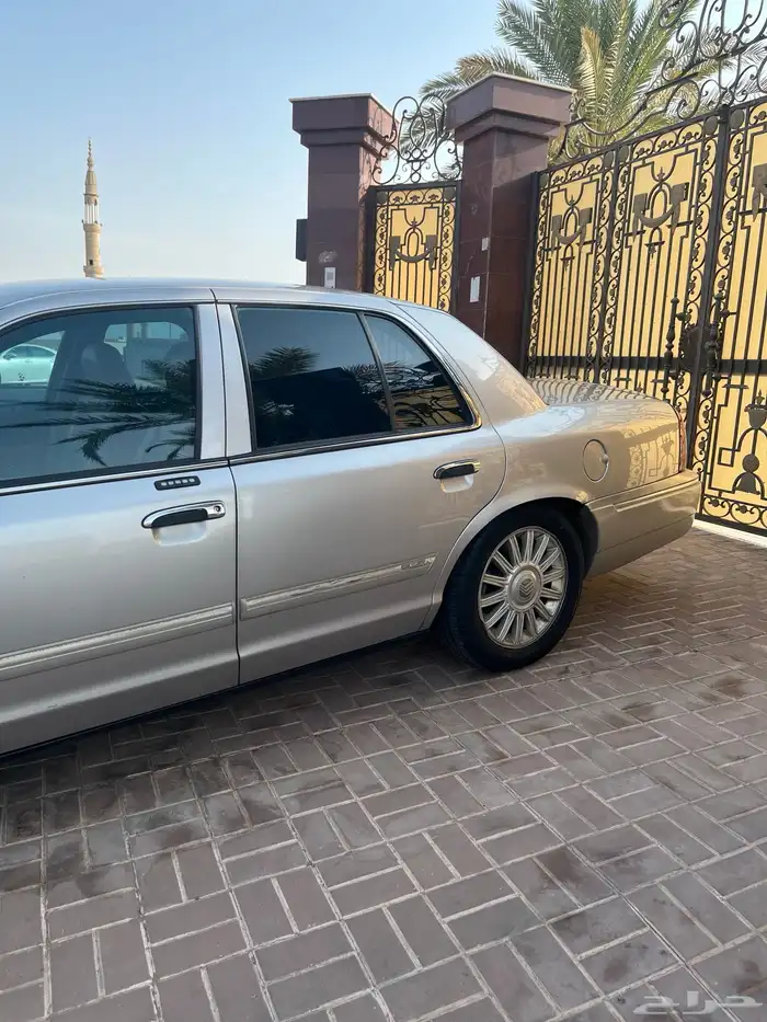 فورد جراند ماركيز موديل 2010 9