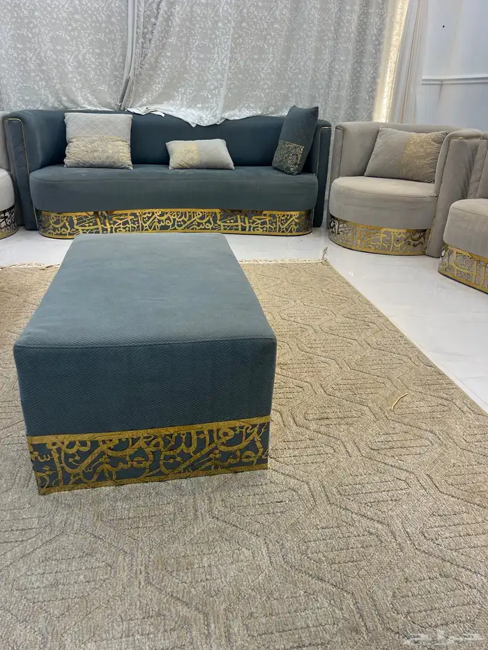 كنب صالة ويوجد غرفة اطفال سريرين وكمدينة ودولاب ملابس 1