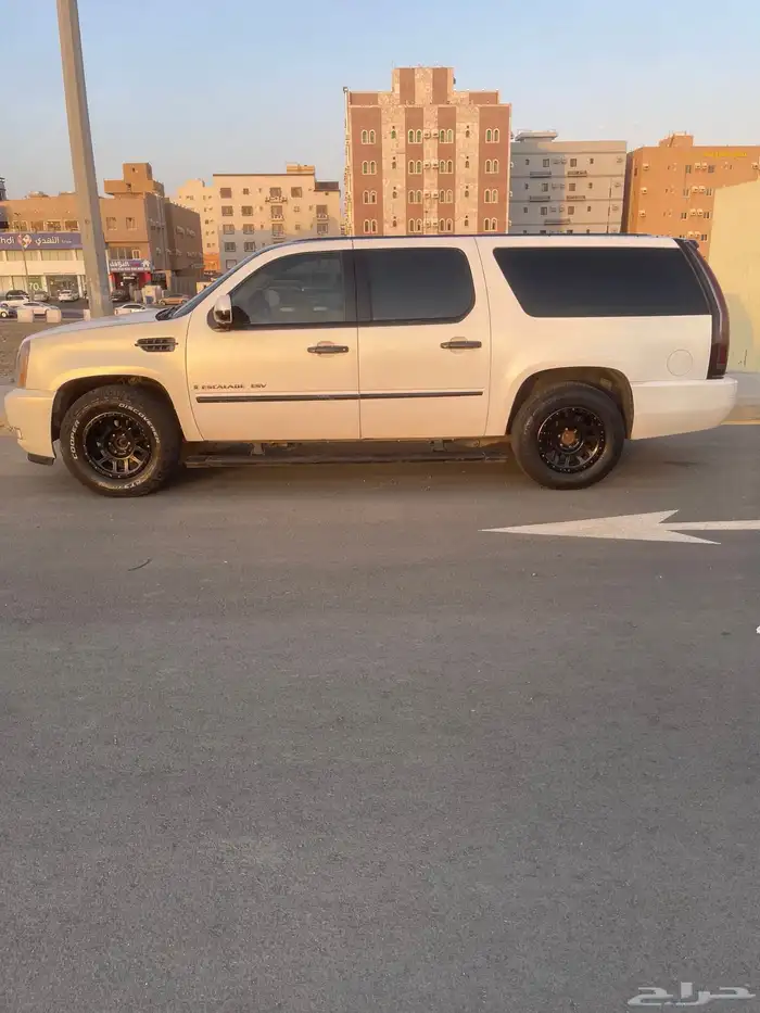 كاديلاك اسكاليد 2008 8