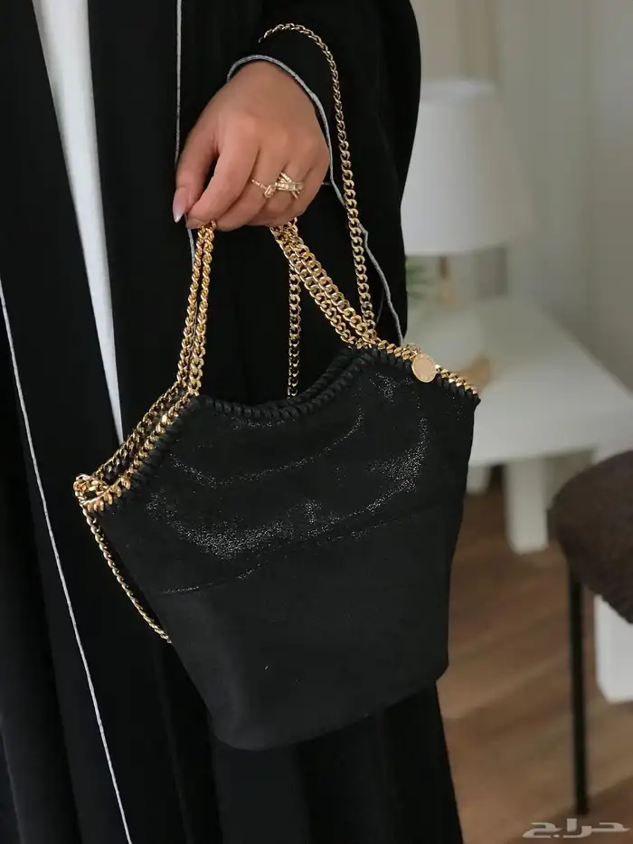 شنط ماركات العرض شنطين ب180  والنشطه ب115 فقط 54