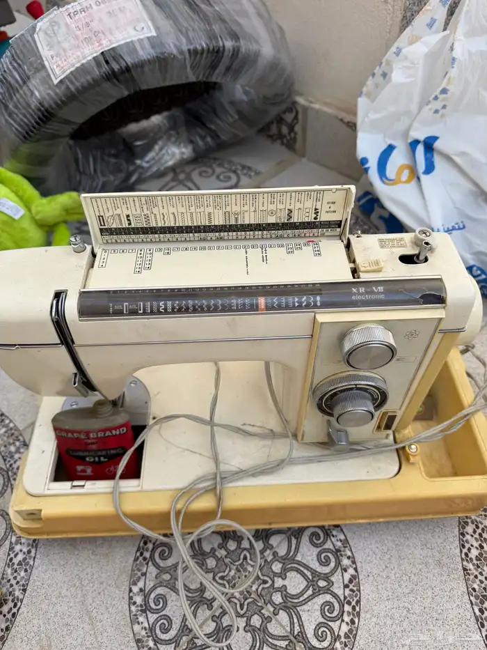 مكينة خياطة قديمه 1