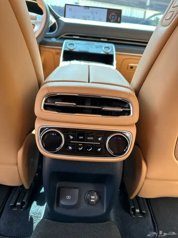 جينسيس GV80 2024 فل كامل اسود ملكي شبه جديد 17