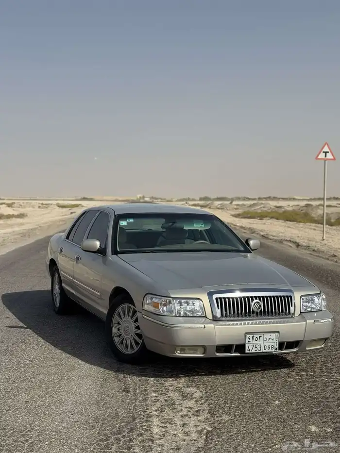فورد جراند ماركيز 2010 3
