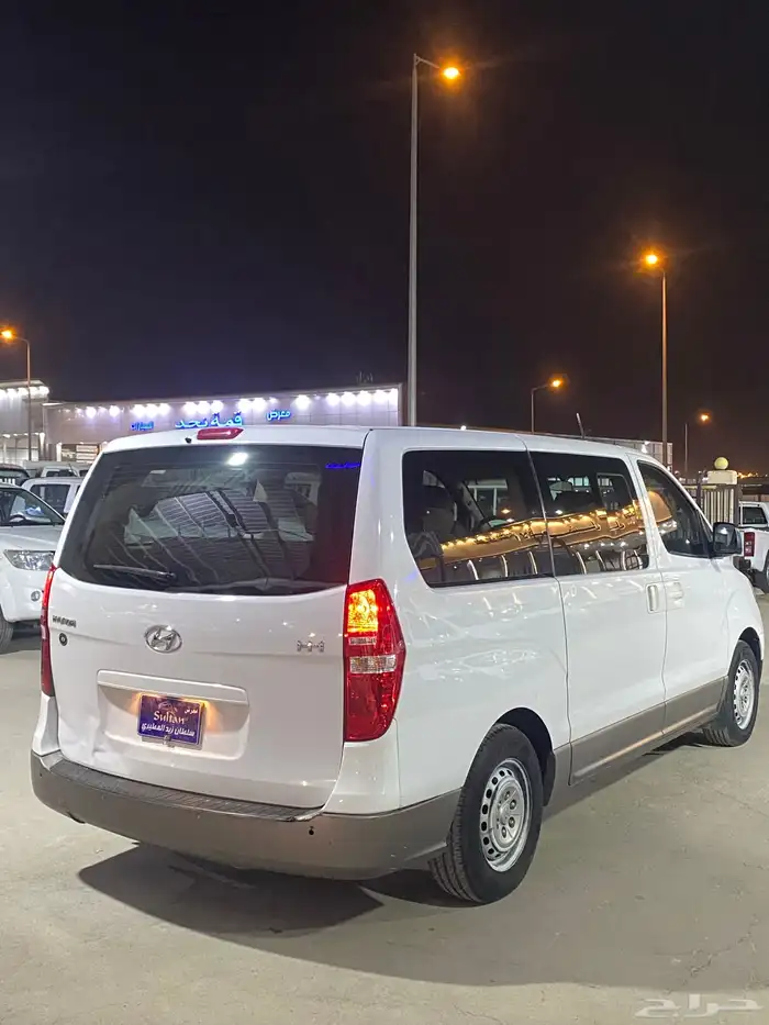 باص هونداي H1 راكب 12 قير عادي بنزين 5