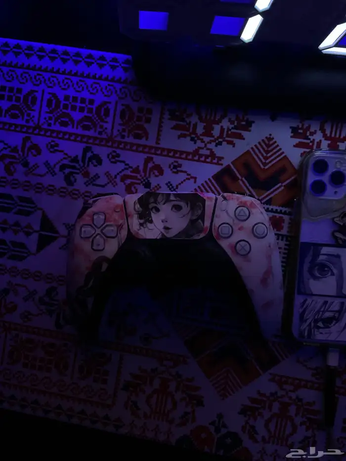 يد سوني فايف للبيع بقيمة 150 ريال اصلي قابل لي التفاوض 0