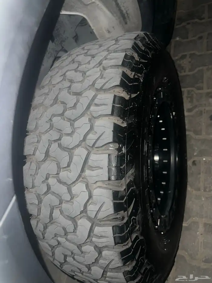wideway 4 tiers with rhino rim 4months used only وأيد وأي 4 2