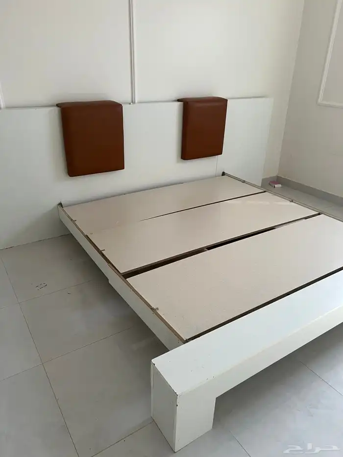 مطبخ صغير و انبوبة غاز و موكيت و مساند 1