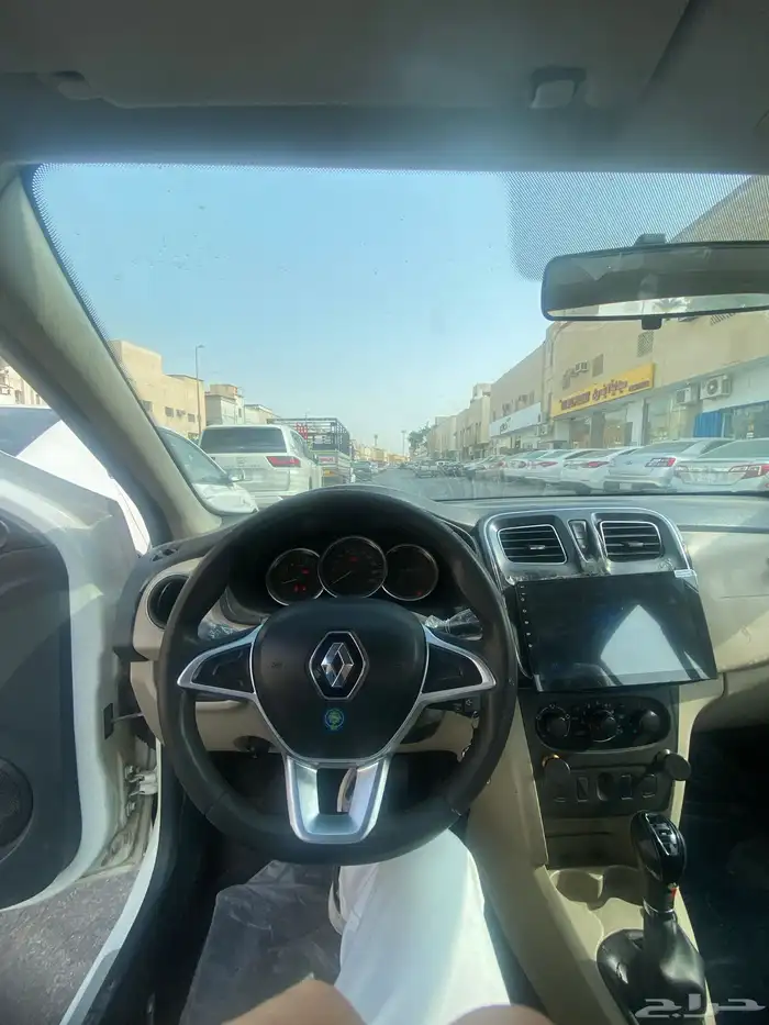 رينو 2017 مكينه قير شرط تكييف ممتاز خاليه من الصدمات 0