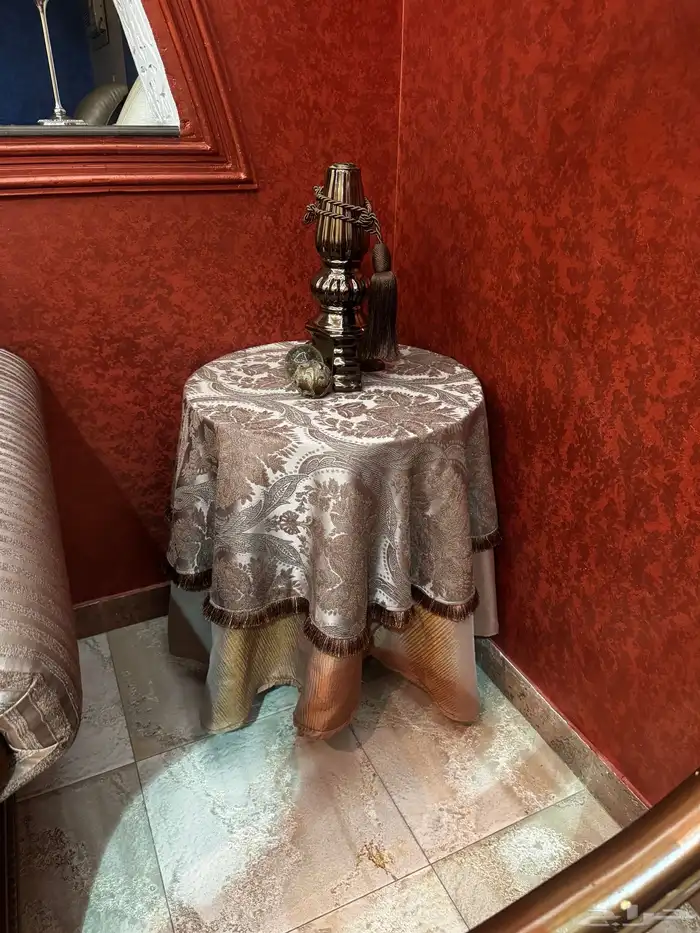 كنب مجلس بني كامل 7 قطع مع ستائر 6