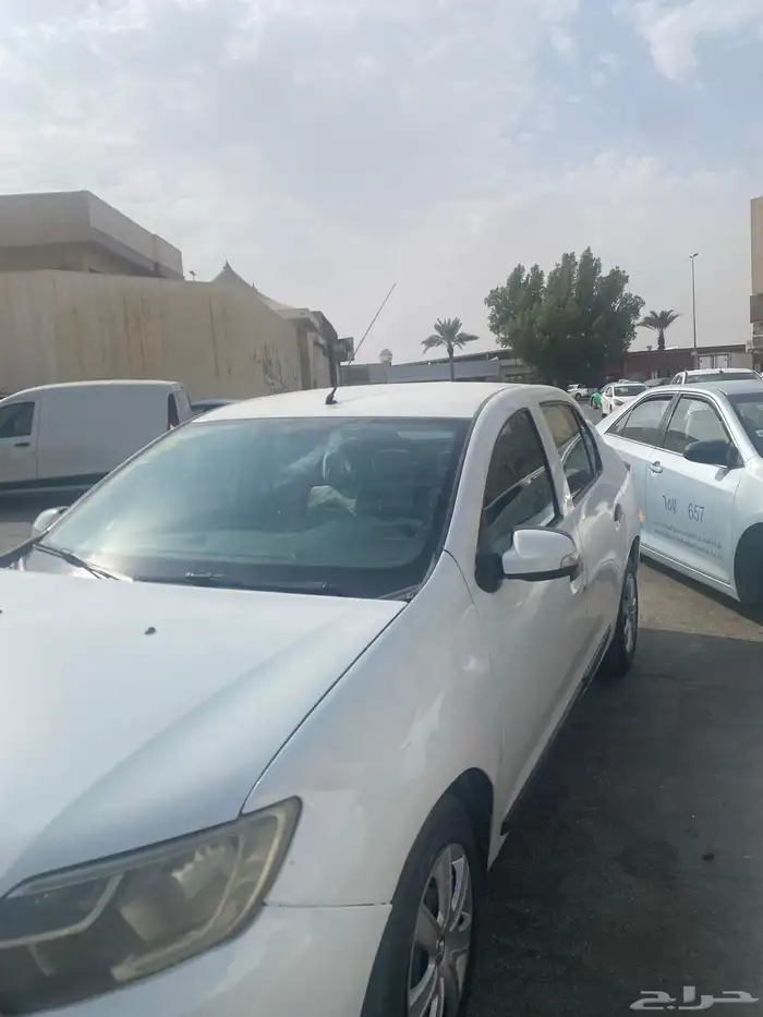رينو 2017 مكينه قير شرط تكييف ممتاز خاليه من الصدمات 2