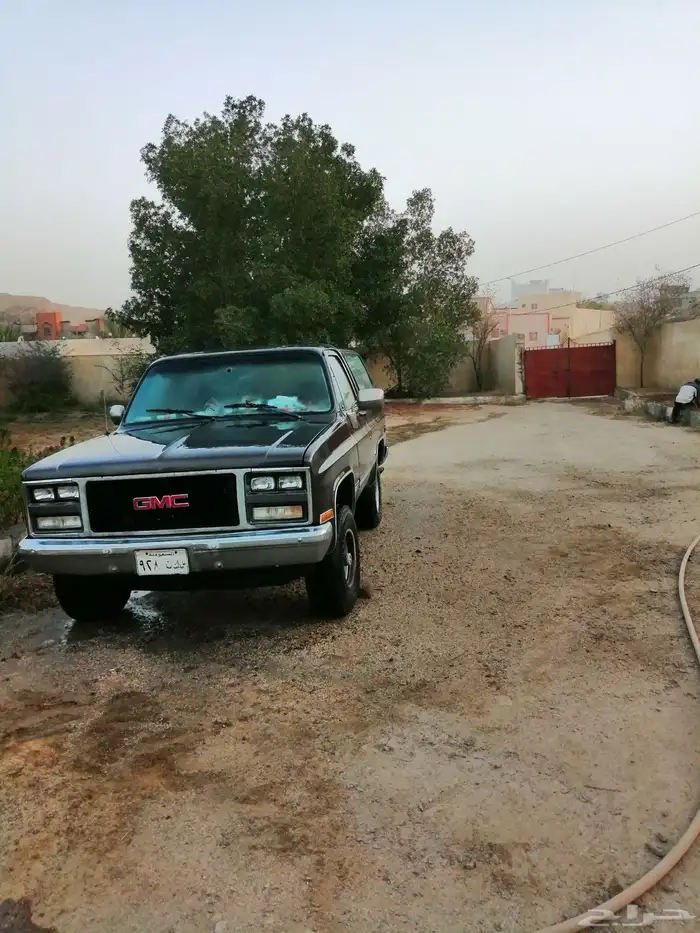 بليزر مديل 88نظيف له 3سنوات وقف مطوف للبيع علا السوم أو الب 0
