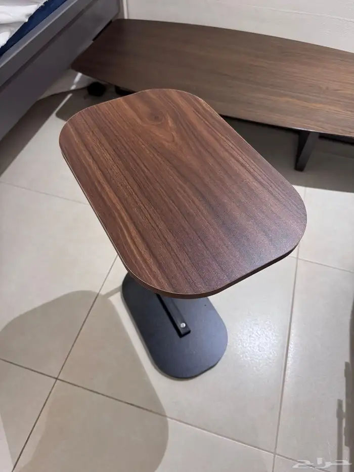 للبيع طاوله كبيره   طاولة خدمة نظيفة 4