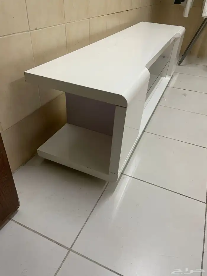 طاولة تلفزيون 1