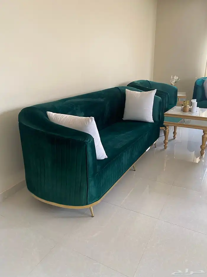 طقم كنب للبيع نظيف استخدام بسيط جدا شبه الجديد 0