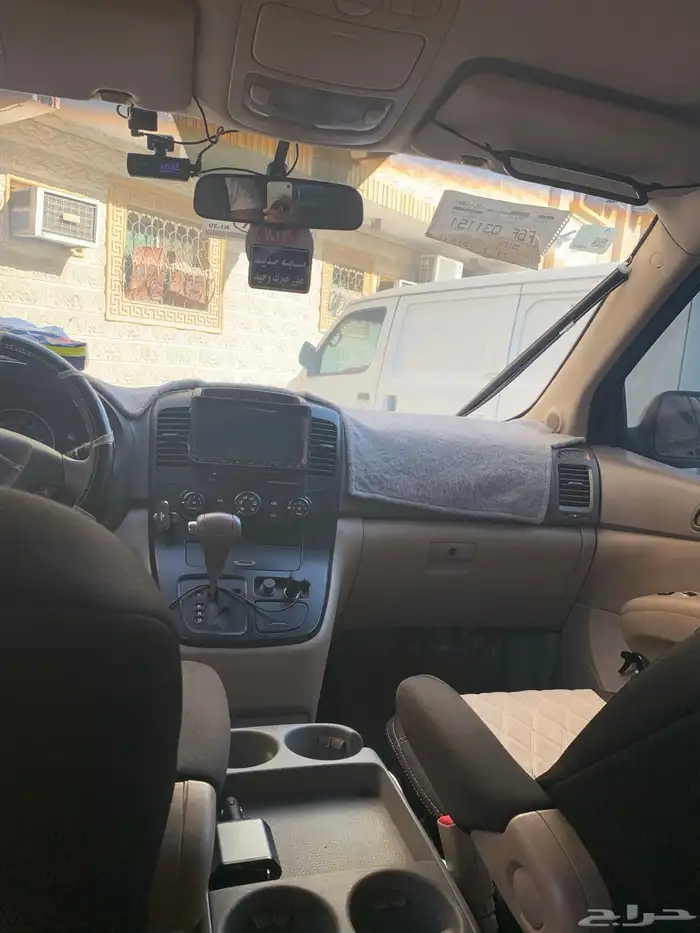 للبيع كيا كرنفال 2012 الستاندر 12