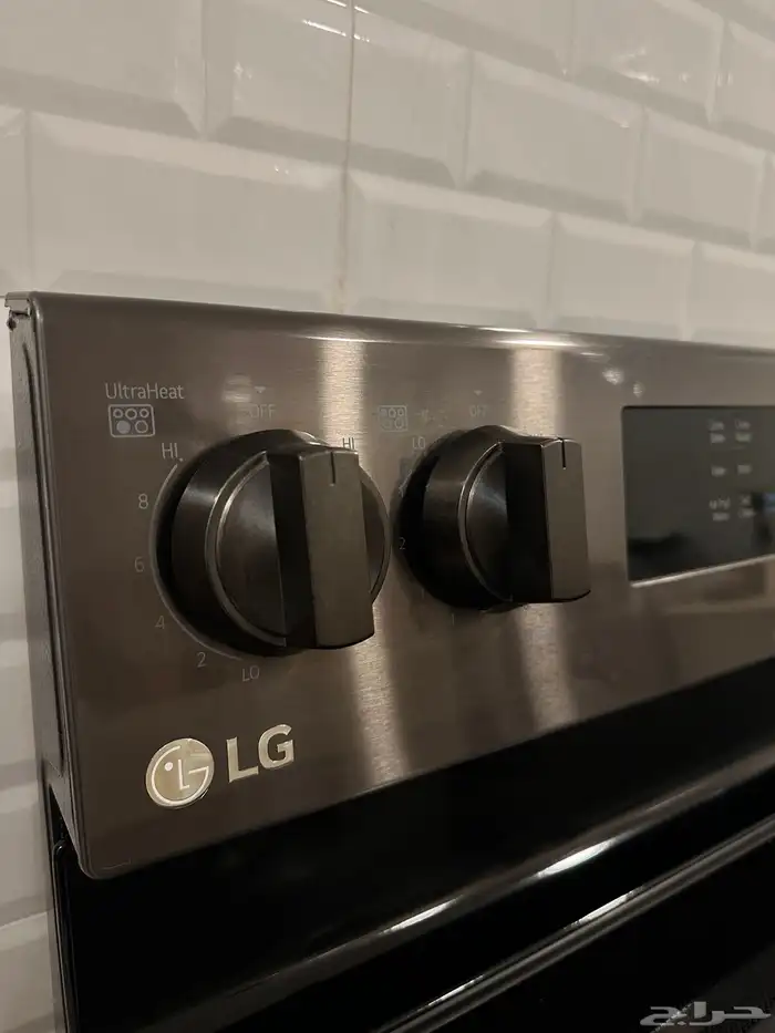 فرن LG كهرباء شبه جديد  بقلاية هوائية و 5 عيون 1