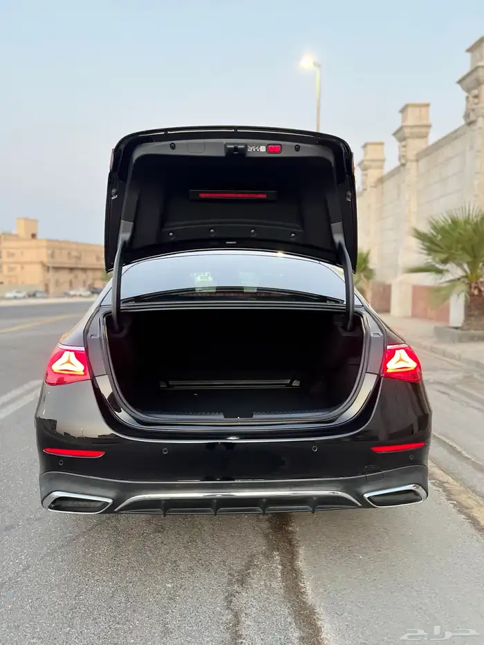 مرسيدس E300L لارج 2024 قمة النظافة مالك اول بحالة الوكالة 54