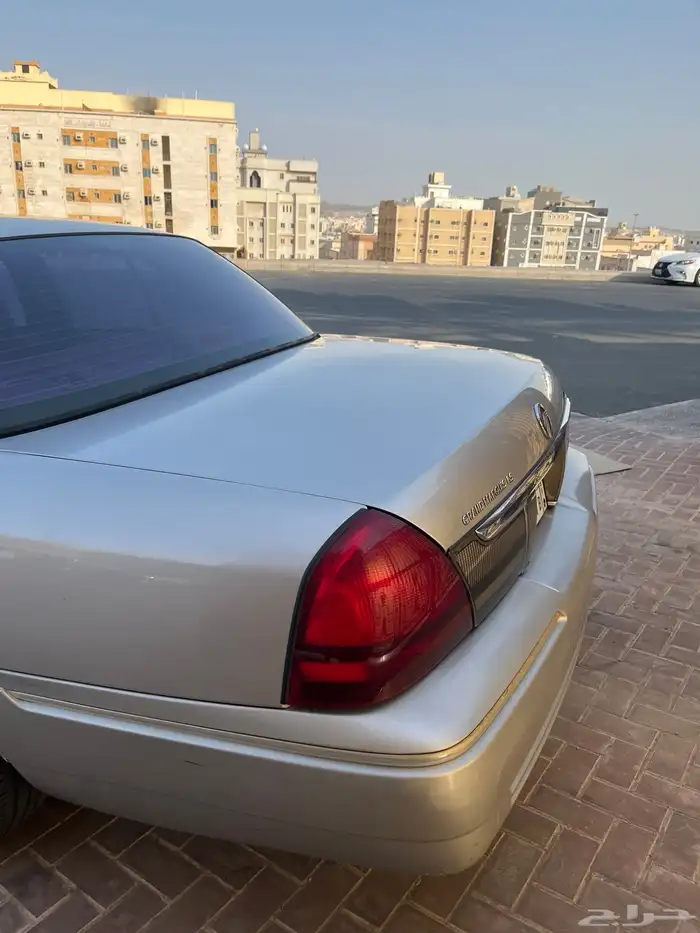 فورد جراند ماركيز موديل 2010 10