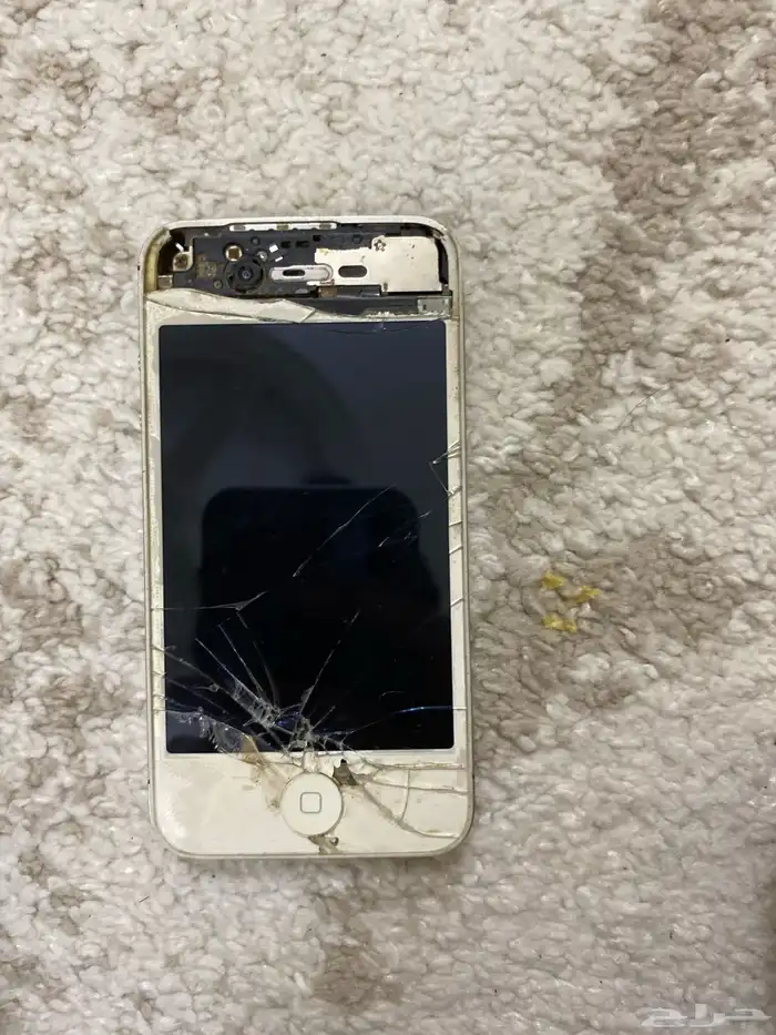 اربعه ايفونات 4s و 5S 4