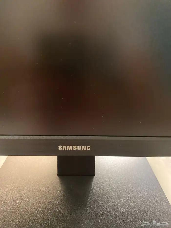 شاشه سامسونج جديده معها كتلوجها ولا مرا استخدمتها 1