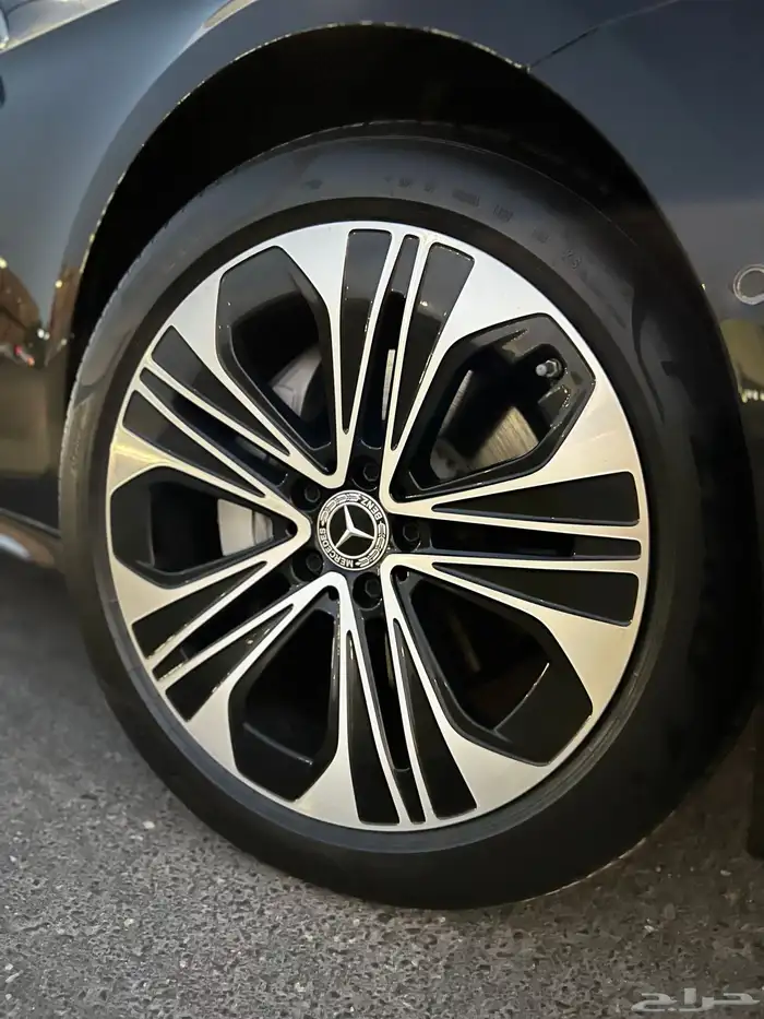 مرسيدس E300L لارج 2024 قمة النظافة مالك اول بحالة الوكالة 13