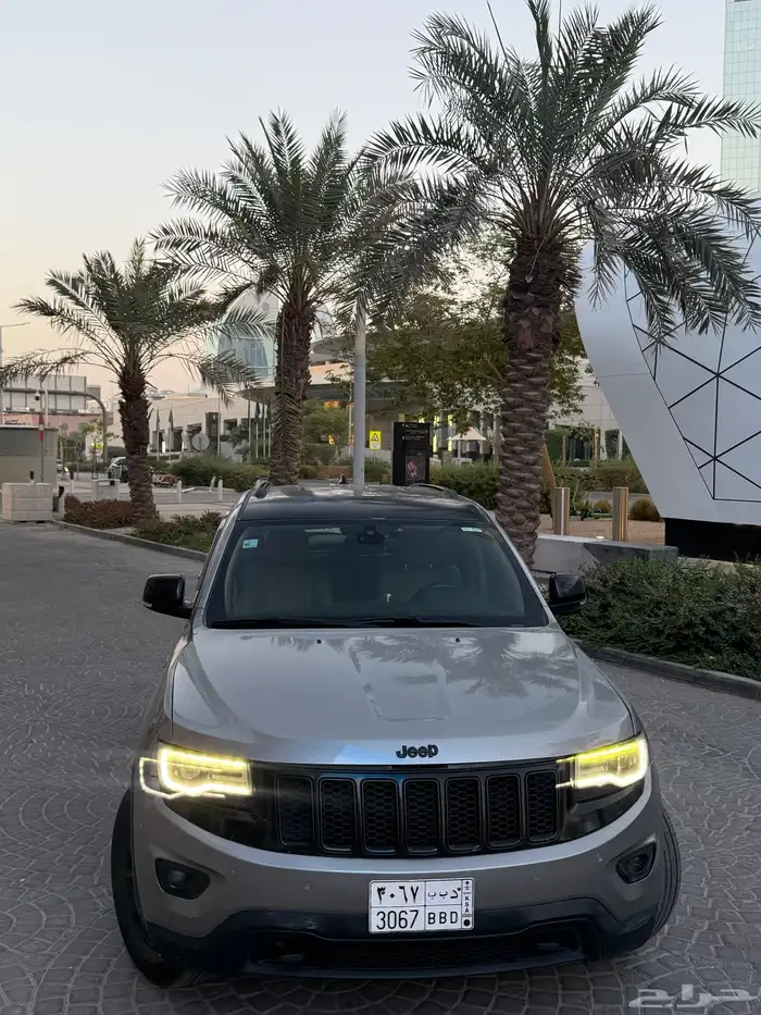 جيب قراند شيريوكي لاريدر 12