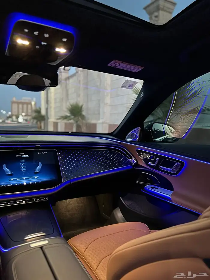 مرسيدس E300L لارج 2024 قمة النظافة مالك اول بحالة الوكالة 40