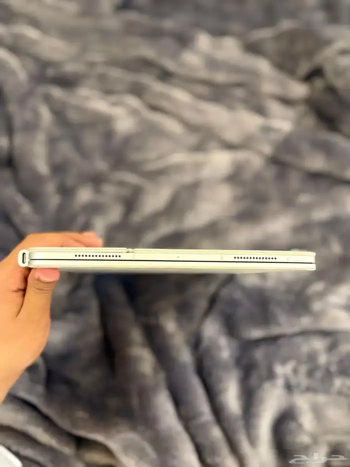 ايباد M4 512g شريحه 13 إنش 10