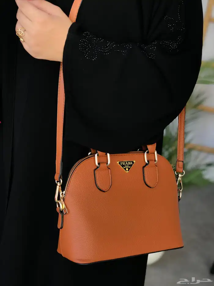 شنط ماركات العرض شنطين ب180  والنشطه ب115 فقط 51