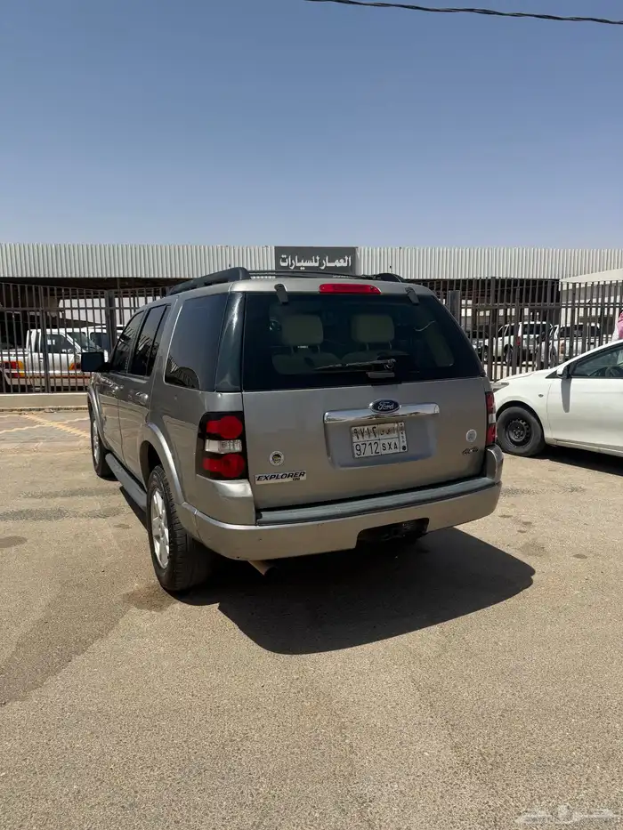 فورد اكسبلور موديل 2008 دبل نظيف للبيع 3