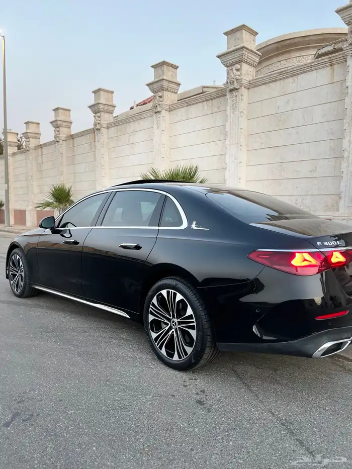 مرسيدس E300L لارج 2024 قمة النظافة مالك اول بحالة الوكالة 5