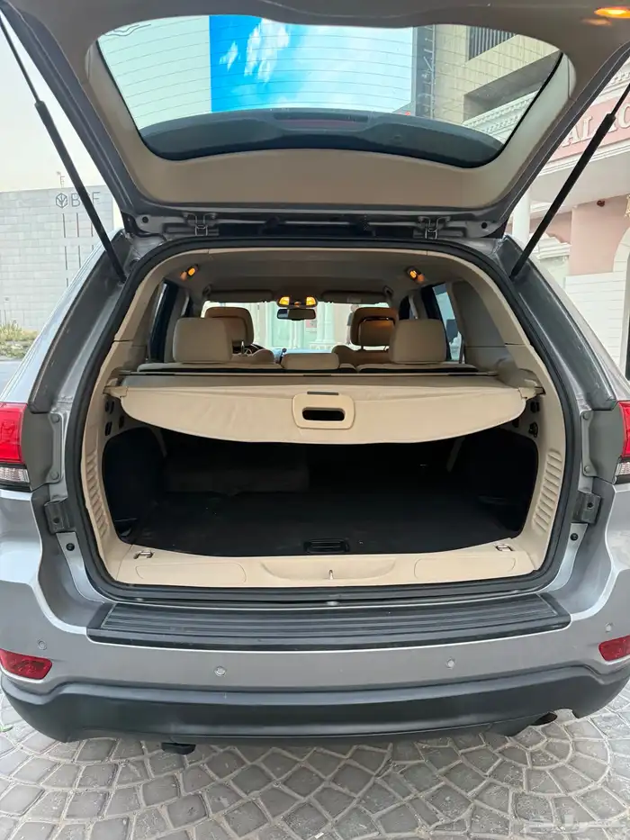 جيب قراند شيريوكي لاريدر 21