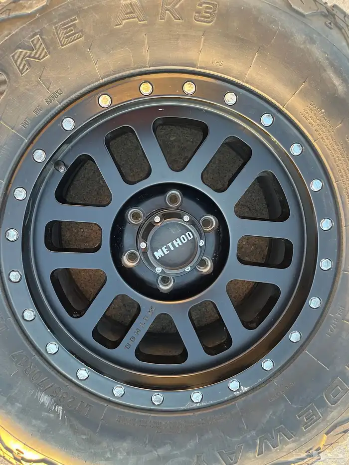 للبيع جنوط ميثود مقاس 17 4