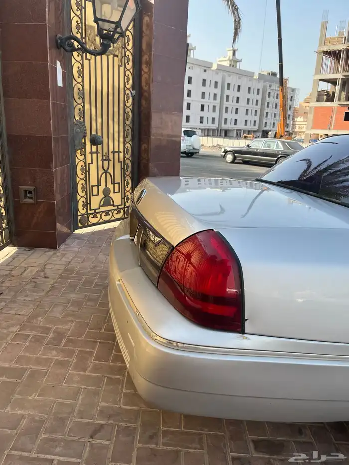 فورد جراند ماركيز موديل 2010 11