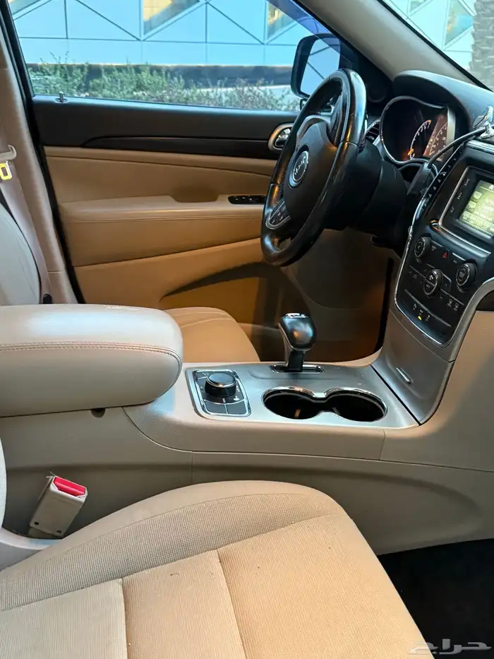 جيب قراند شيريوكي لاريدر 16