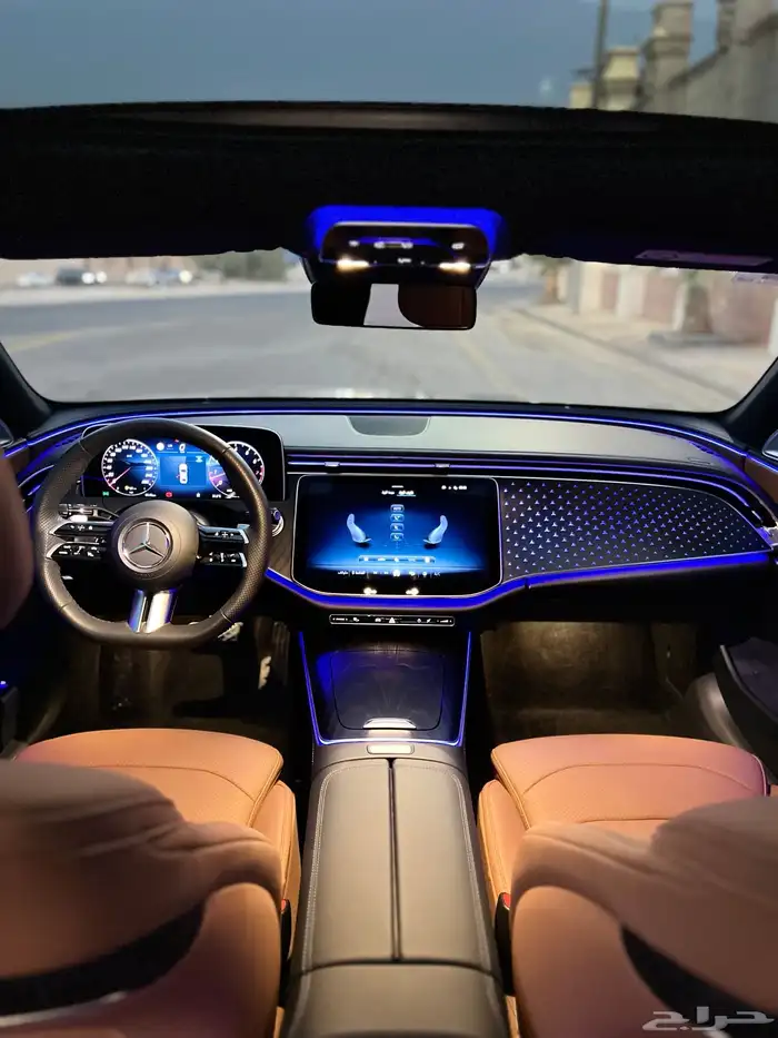 مرسيدس E300L لارج 2024 قمة النظافة مالك اول بحالة الوكالة 37